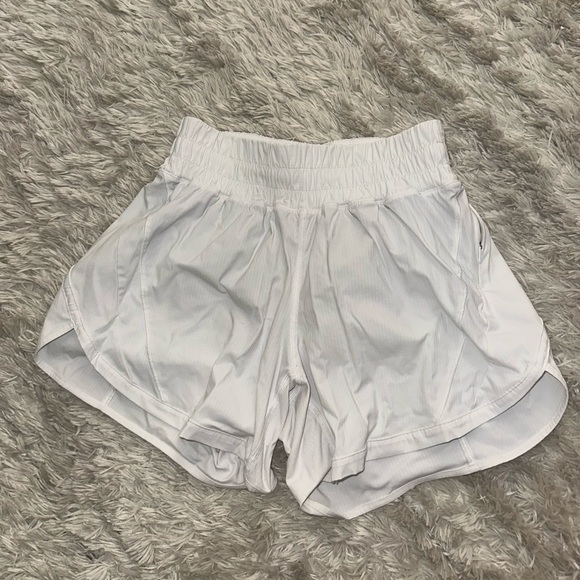 lululemon White Lined 4” Shorts Sports Hotty High Rise - Picture 5 of 9